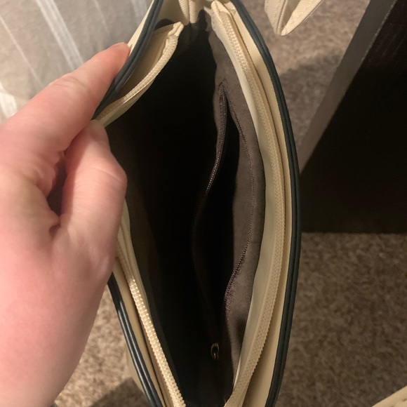 Purse - Picture 3 of 3